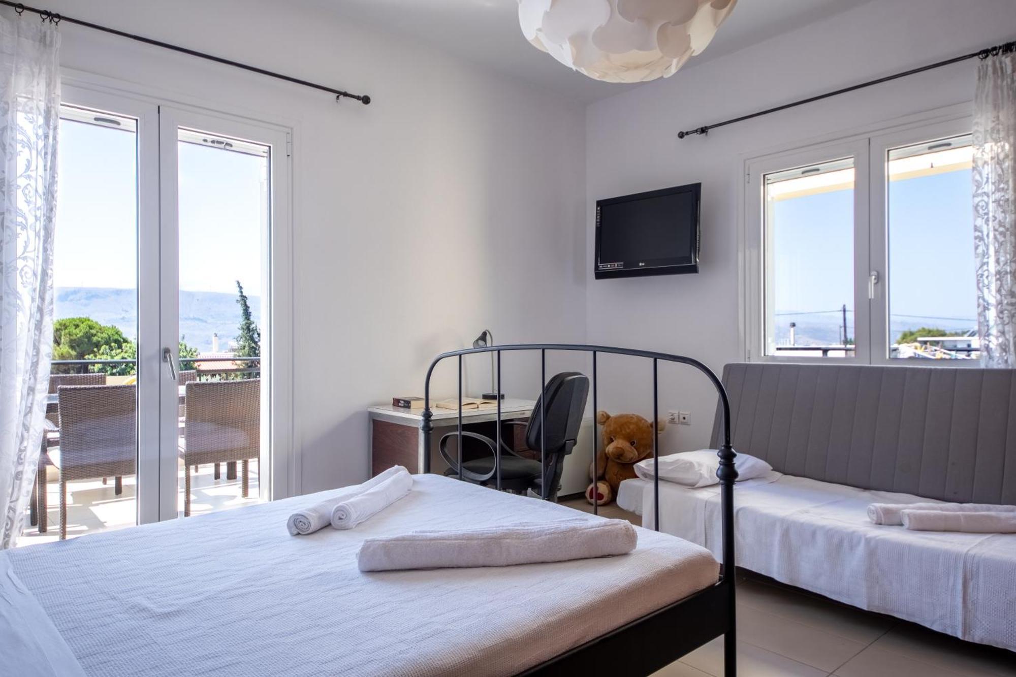 Souda Bay View With Private Pool Near Chania City Exterior photo